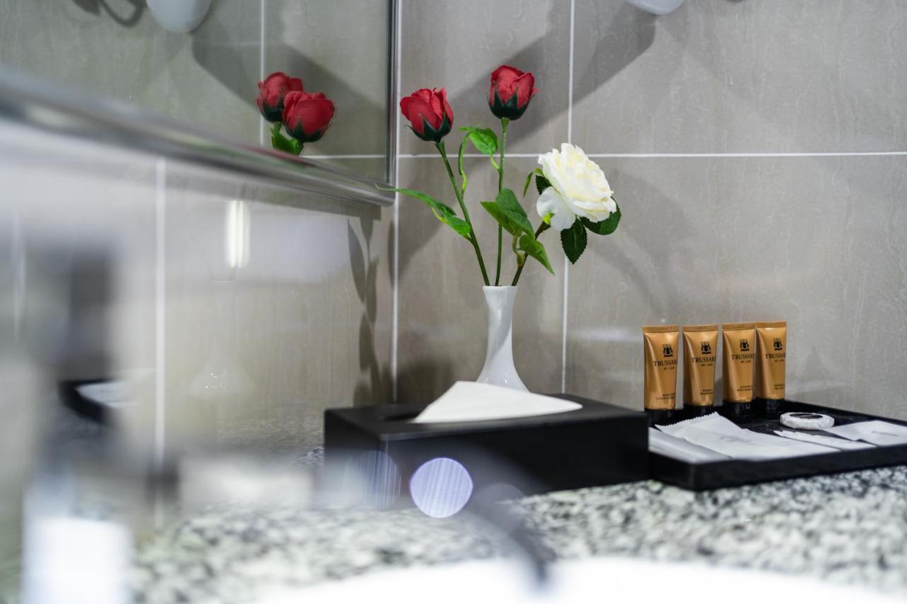 Le'Venue Hotel Банги Экстерьер фото
